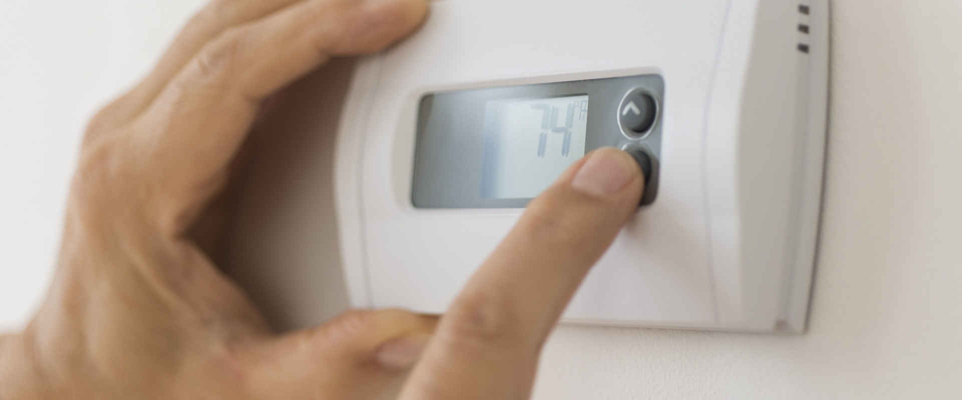 The Ideal AC Temperature for Saving Money: Insights from an Energy Expert